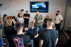 Masaj medical, chiropractică și acupunctură modernă – MedBoost Academy cu Cristian Drosu, drumul către profesioniștii viitorului